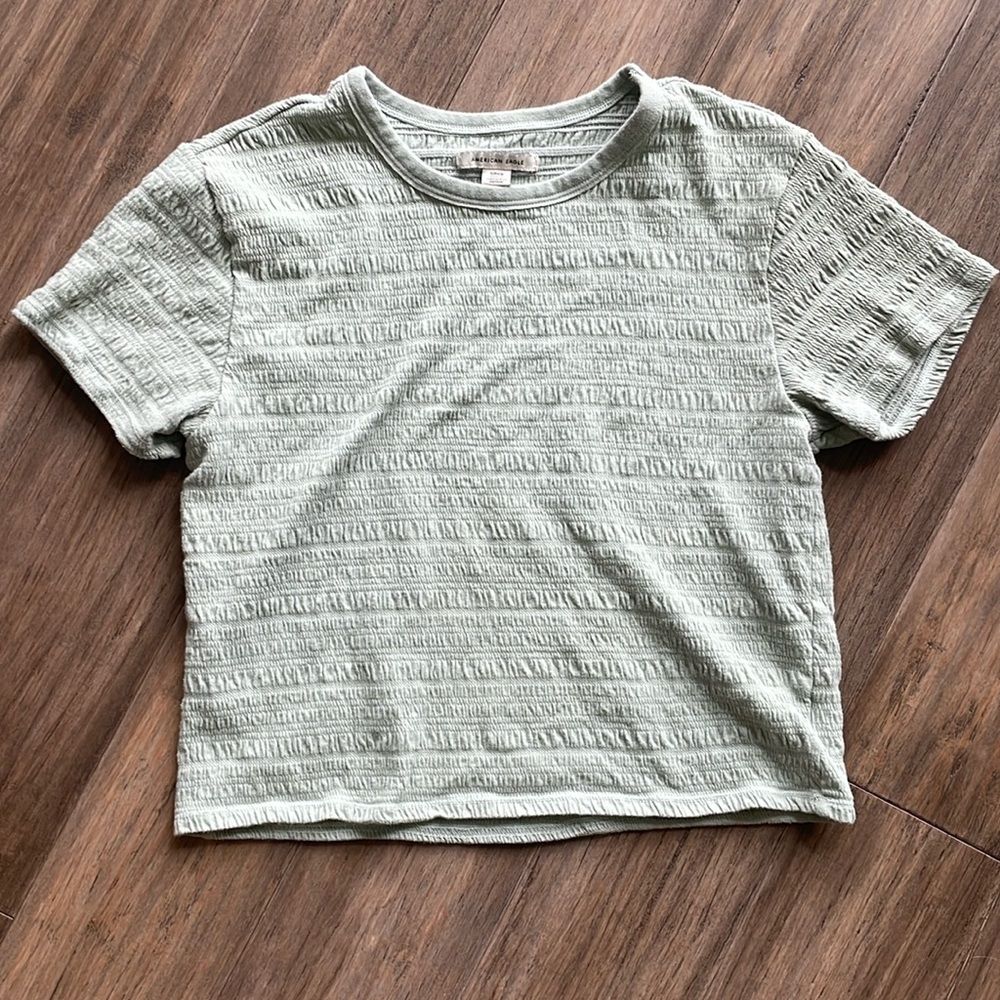 ⭐️ FREE with any additional purchase ⭐️
American Eagle shirt Small